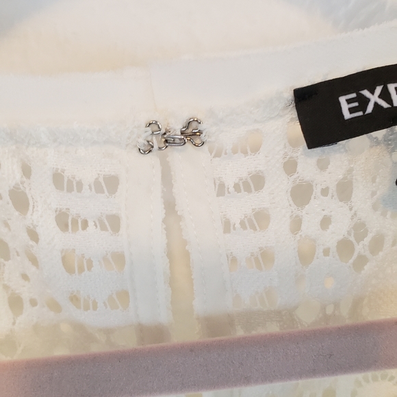 NWT Express Cream White Blouse Flutter Detail Unique w/ Movement! - Picture 11 of 15